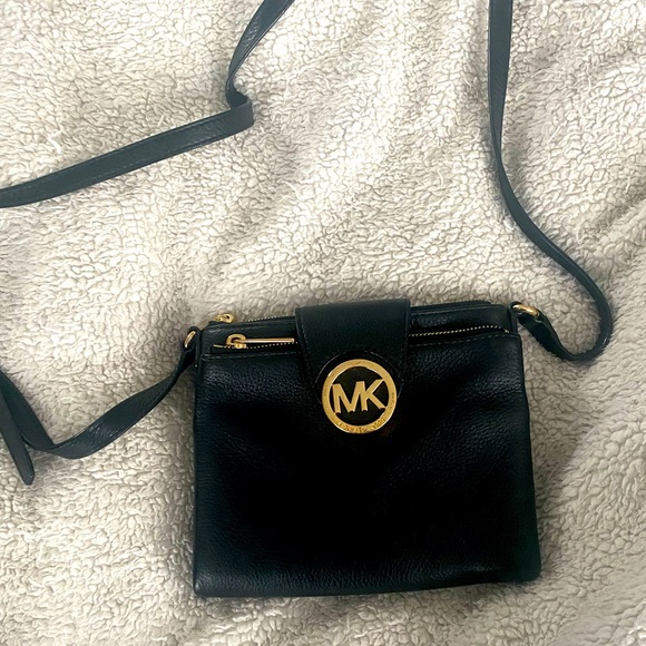Genuine Michael Kors Crossbody Purse - Picture 1 of 3